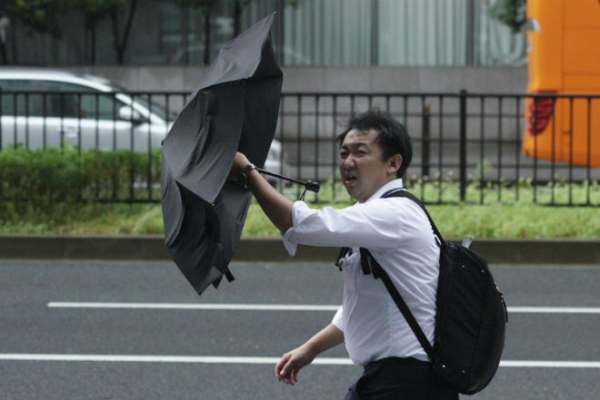 В результате тайфуна «Франсиско» в Японии 2 человека получили травмы