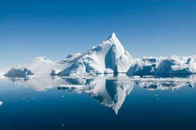 Ученые нашли микропластик в арктическом льду