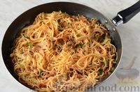 Спагетти с тунцом и помидорами